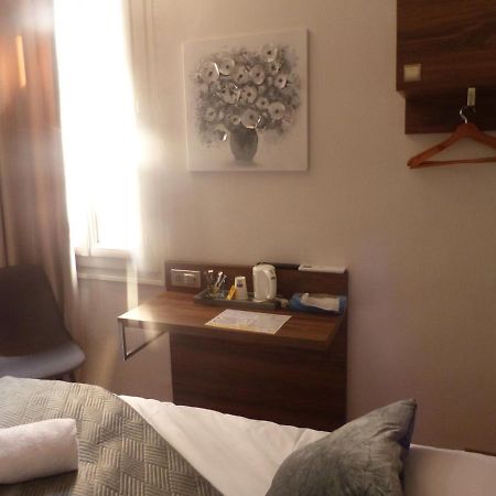 Hotel Le Rochegude อัลบี ภายนอก รูปภาพ